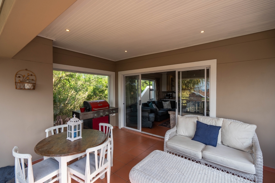 5 Bedroom Property for Sale in Seafield Eastern Cape